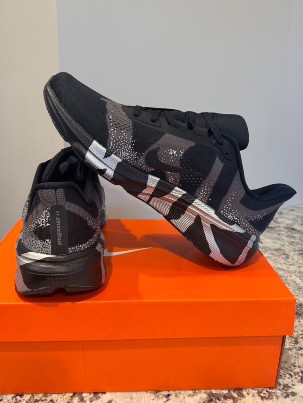 Men’s Nike Pegasus 42 - Picture 2 of 5